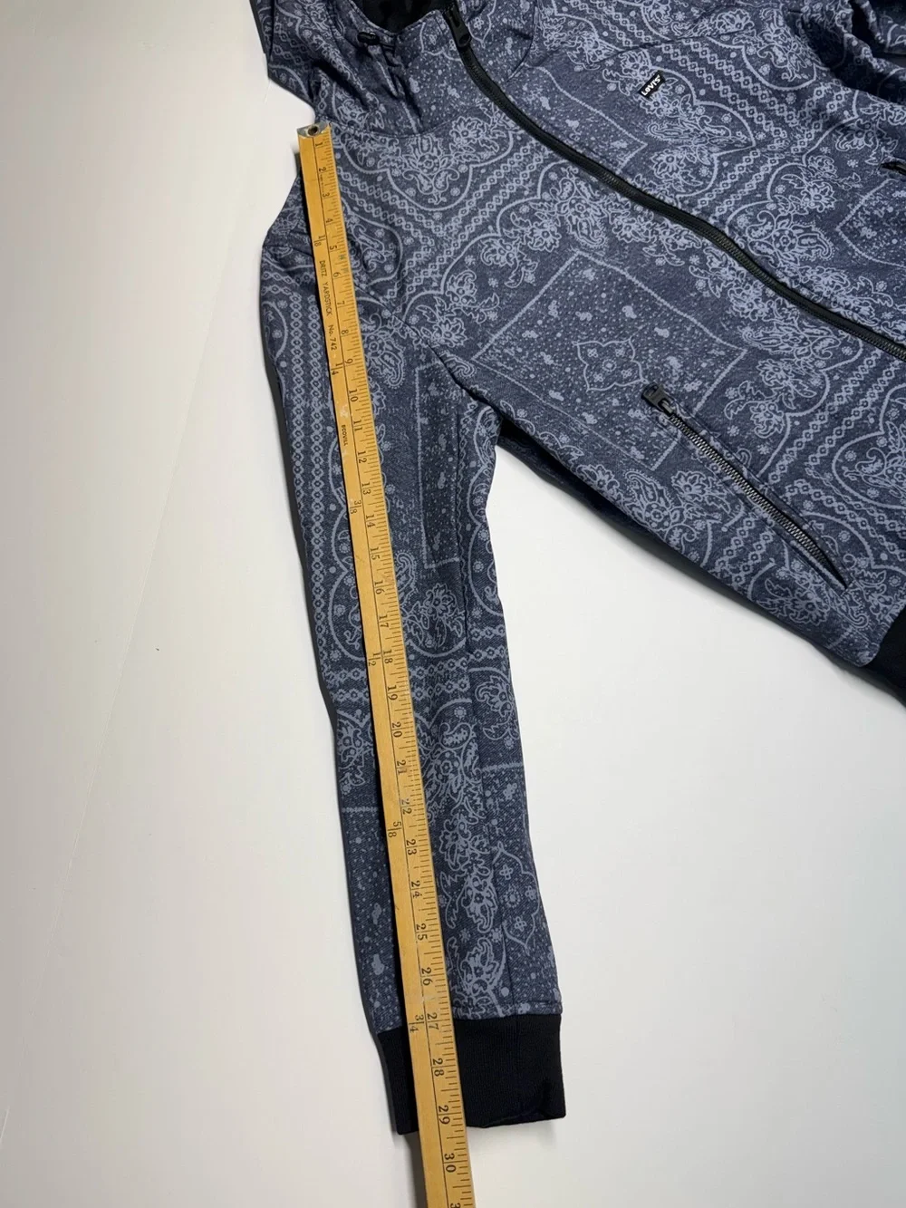 LEVI'S Water Resistant Jacket Hooded Full Zip Paisley Print Men’s Small NWT